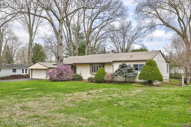 575 S Briarvale Drive, Auburn Hills, MI 48326