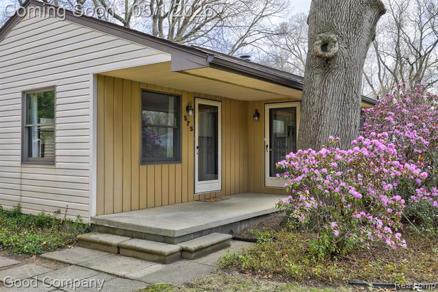 575 S Briarvale Drive, Auburn Hills, MI 48326