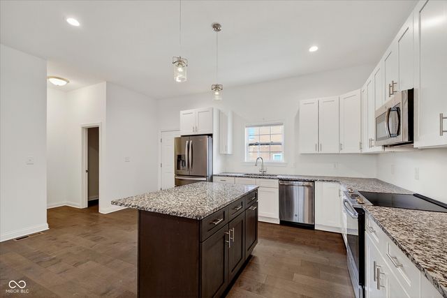 856 S Park Trail Drive, Carmel, IN 46032