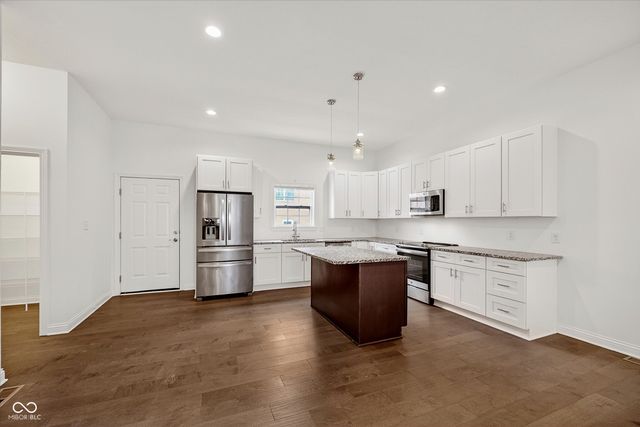 856 S Park Trail Drive, Carmel, IN 46032