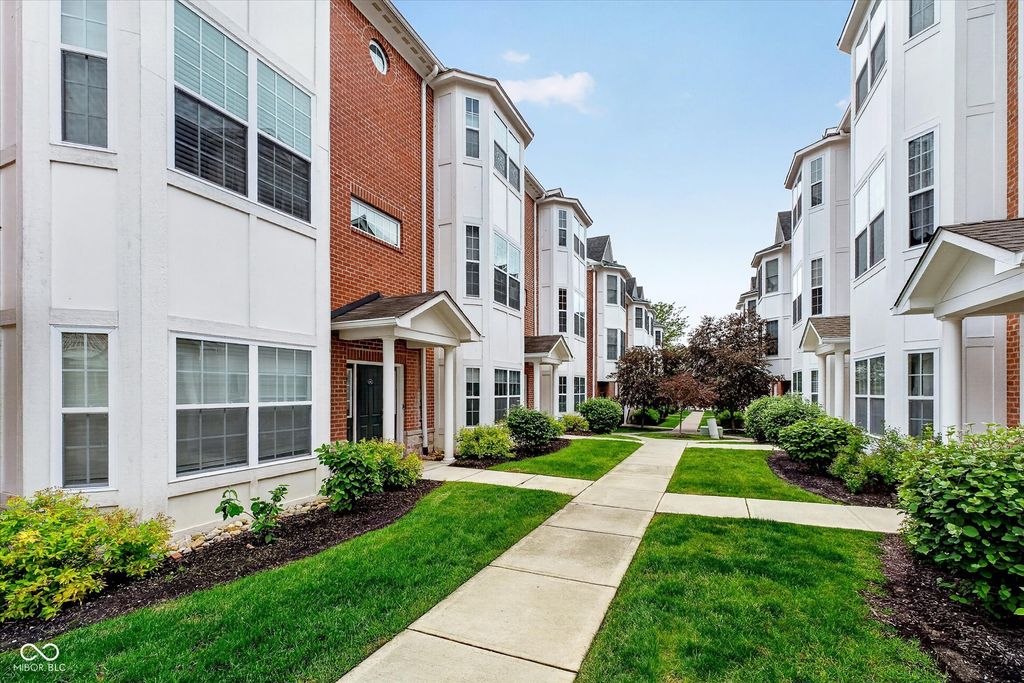 856 S Park Trail Drive, Carmel, IN 46032