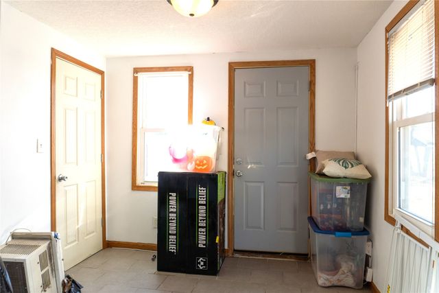 824 E 22nd Court, Des Moines, IA 50317