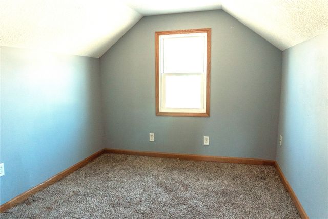 824 E 22nd Court, Des Moines, IA 50317