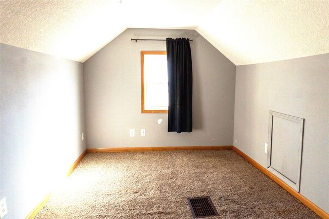 824 E 22nd Court, Des Moines, IA 50317