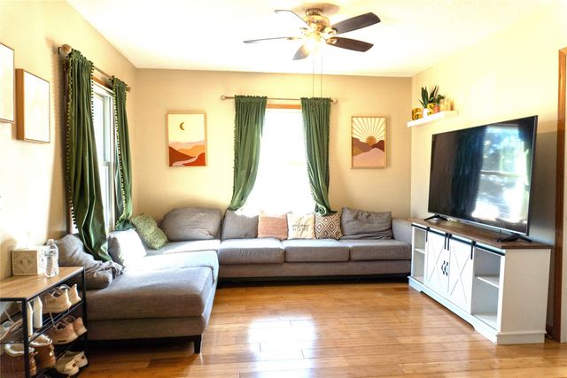 824 E 22nd Court, Des Moines, IA 50317