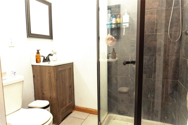 824 E 22nd Court, Des Moines, IA 50317