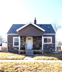 824 E 22nd Court, Des Moines, IA 50317