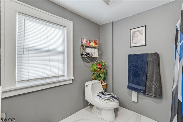 8 John St, Montville Twp., NJ 07058