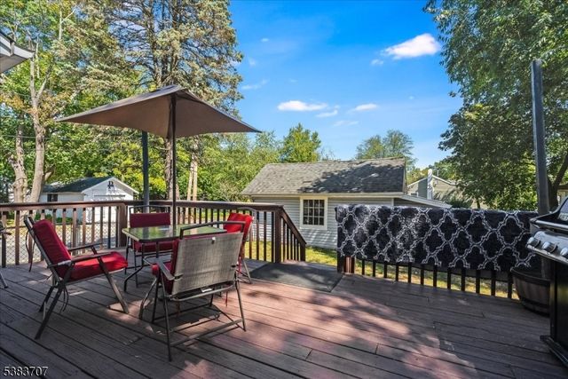 8 John St, Montville Twp., NJ 07058