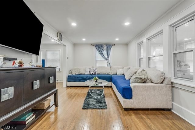 8 John St, Montville Twp., NJ 07058