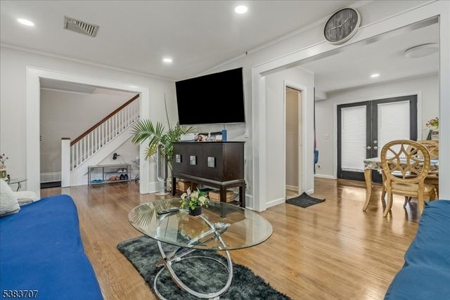 8 John St, Montville Twp., NJ 07058