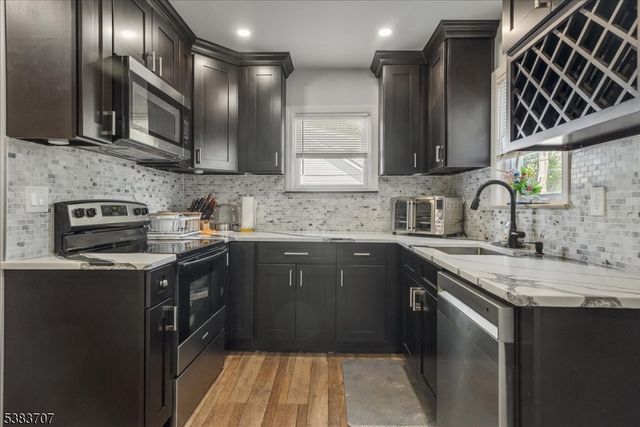 8 John St, Montville Twp., NJ 07058