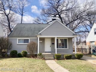 23471 Rensselaer Street, Oak Park, MI 48237