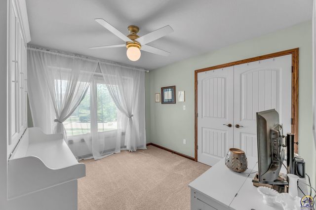 3430 NW 34th CIR, Topeka, KS 66618