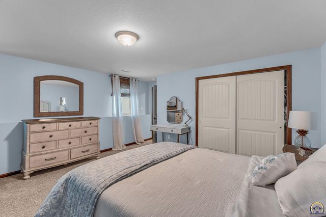 3430 NW 34th CIR, Topeka, KS 66618