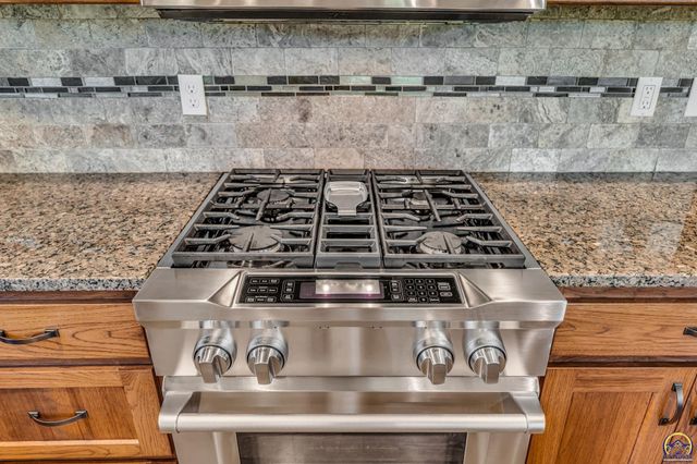 3430 NW 34th CIR, Topeka, KS 66618