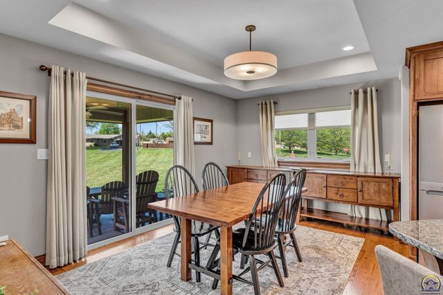 3430 NW 34th CIR, Topeka, KS 66618