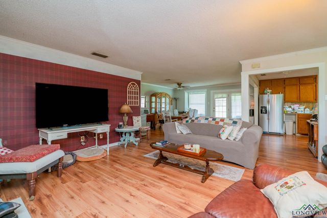 2175 E CR 186, Kilgore, TX 75662