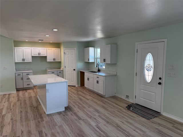 530 Lois Circle, Granbury, TX 76049