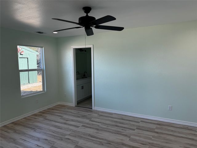 530 Lois Circle, Granbury, TX 76049