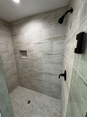 530 Lois Circle, Granbury, TX 76049