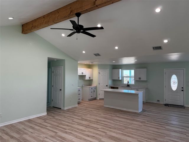 530 Lois Circle, Granbury, TX 76049