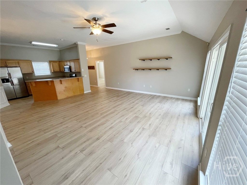 Image 13 of property listing at 322 Laurel Hill Circle, Richmond Hill, GA 31324