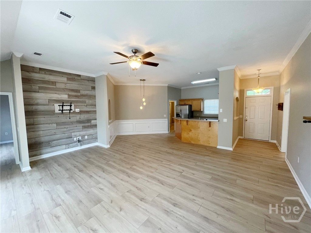 Image 15 of property listing at 322 Laurel Hill Circle, Richmond Hill, GA 31324