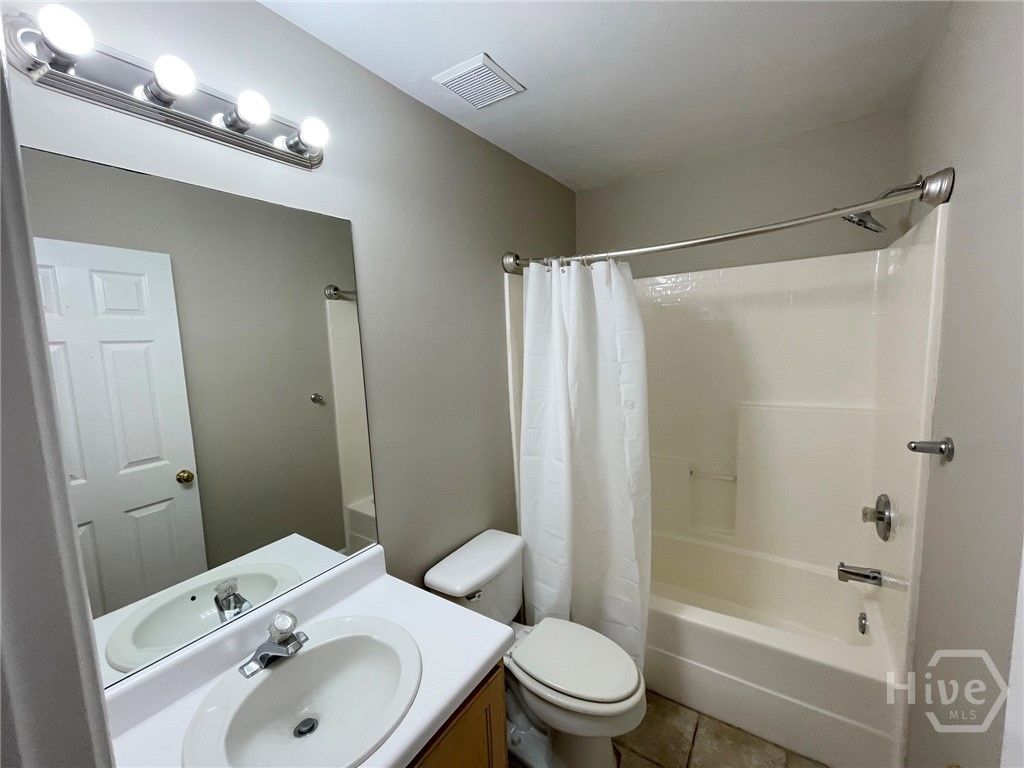 Image 30 of property listing at 322 Laurel Hill Circle, Richmond Hill, GA 31324