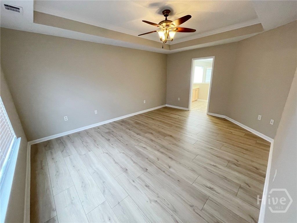 Image 7 of property listing at 322 Laurel Hill Circle, Richmond Hill, GA 31324