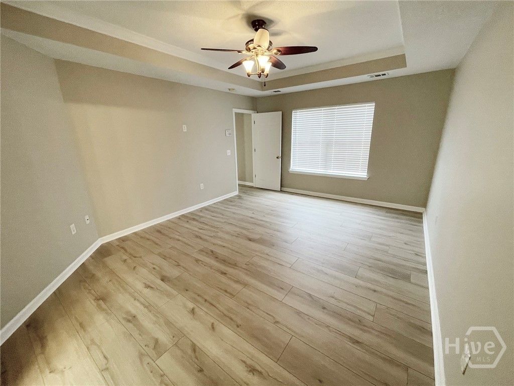 Image 8 of property listing at 322 Laurel Hill Circle, Richmond Hill, GA 31324