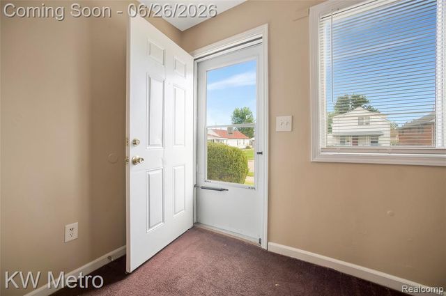 25335 Pinehurst Street, Roseville, MI 48066