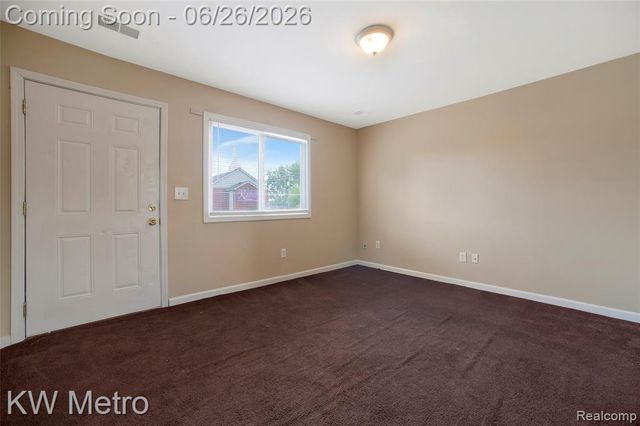 25335 Pinehurst Street, Roseville, MI 48066