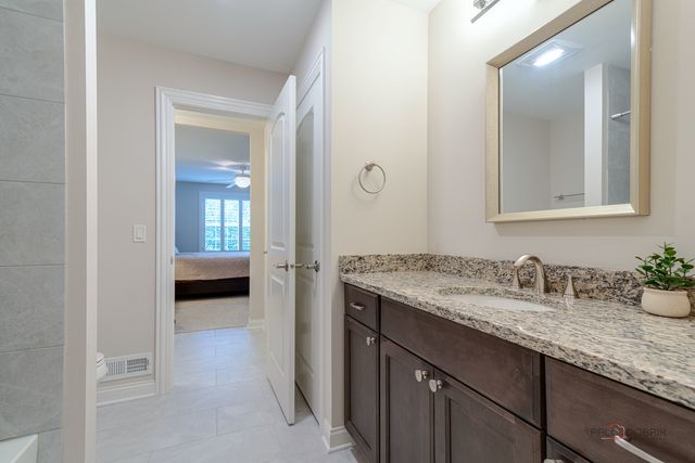 1815 Torrey Parkway, Libertyville, IL 60048