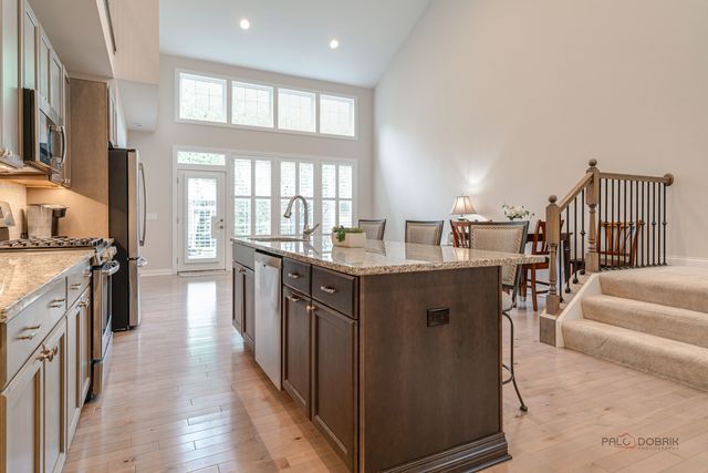 1815 Torrey Parkway, Libertyville, IL 60048