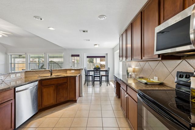 2715 Columbus, Grand Prairie, TX 75054