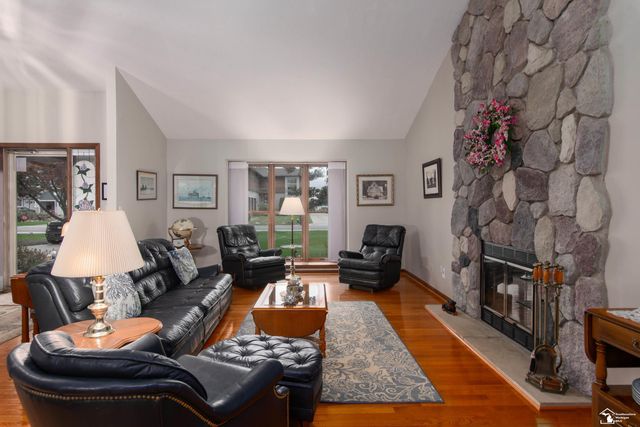 17624 Parke Lane Lane, Grosse Ile, MI 48138