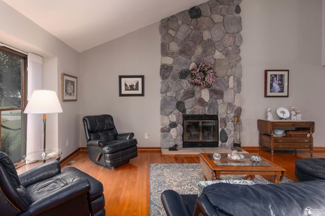 17624 Parke Lane Lane, Grosse Ile, MI 48138