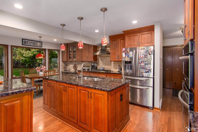 17624 Parke Lane Lane, Grosse Ile, MI 48138