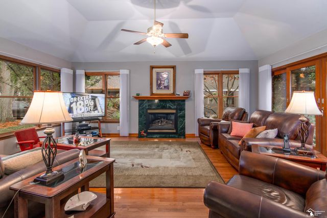 17624 Parke Lane Lane, Grosse Ile, MI 48138