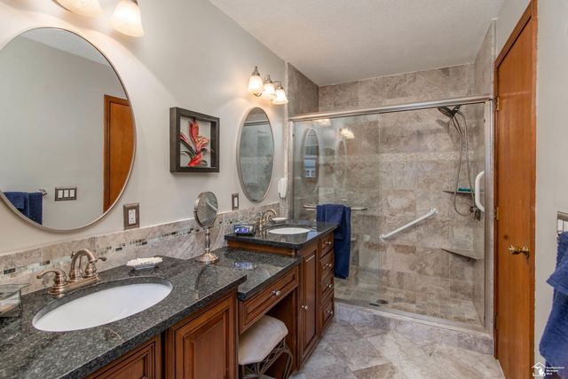 17624 Parke Lane Lane, Grosse Ile, MI 48138