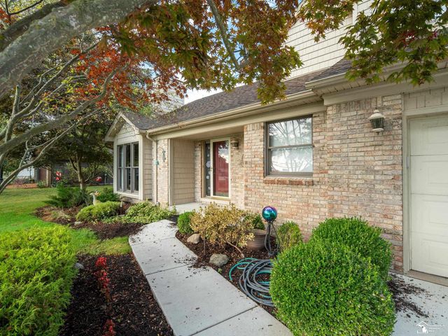 17624 Parke Lane Lane, Grosse Ile, MI 48138