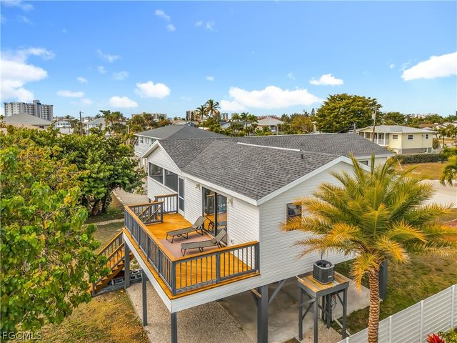 8010 Buccaneer DR, Fort Myers Beach, FL 33931