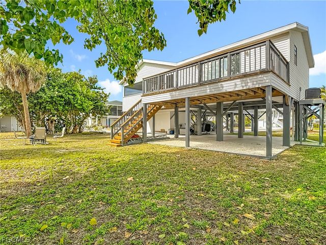 8010 Buccaneer DR, Fort Myers Beach, FL 33931