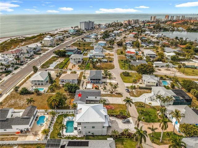 8010 Buccaneer DR, Fort Myers Beach, FL 33931