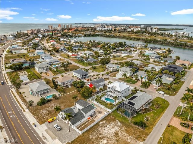 8010 Buccaneer DR, Fort Myers Beach, FL 33931