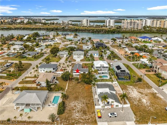 8010 Buccaneer DR, Fort Myers Beach, FL 33931