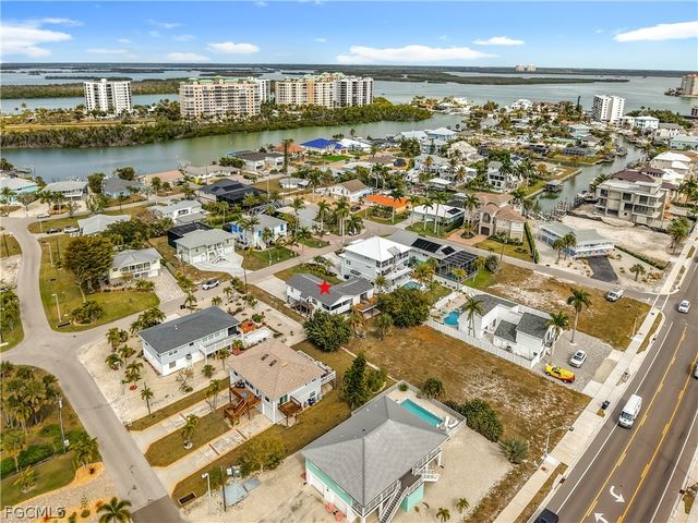 8010 Buccaneer DR, Fort Myers Beach, FL 33931