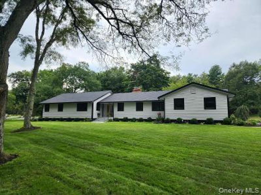 19 MICHAELS Lane, Old Brookville, NY 11545 — photo 3