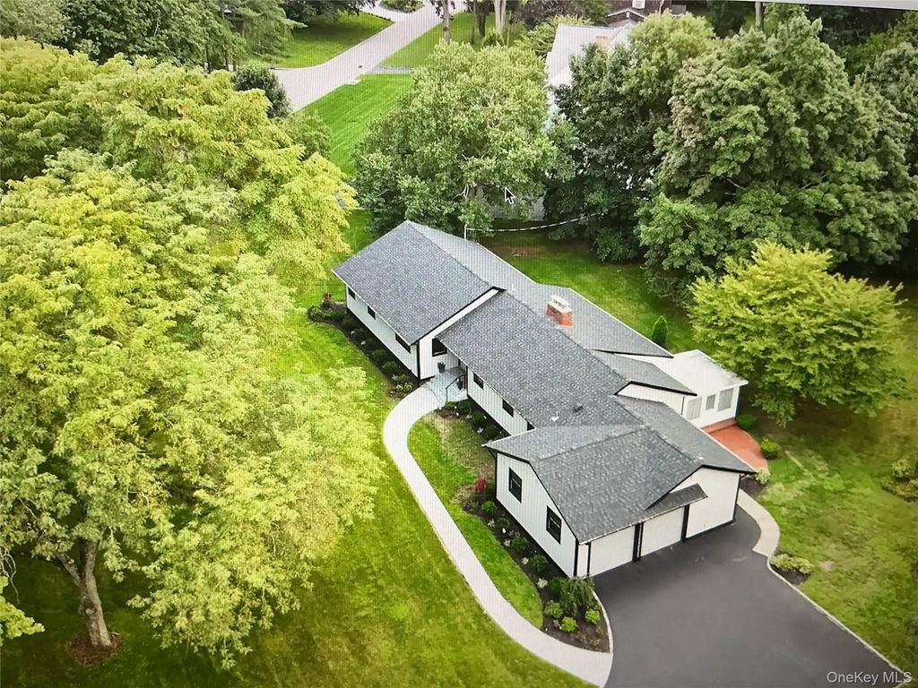 19 MICHAELS Lane, Old Brookville, NY 11545 — photo 5